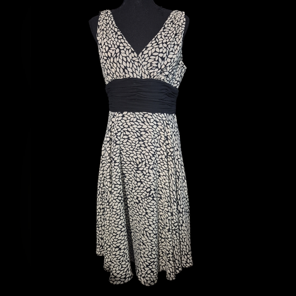 London Times Black & Tan Fit and Flare V-Neck Midi Dress with Sash - Size 12P